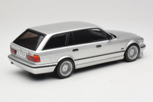 BMW Alpina B10 E34 4.6 Touring Sudrabs MCG 1:18 MCG18332MCW Metāls — attēls 2 no 6