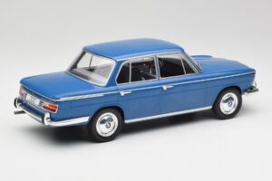 BMW 2000 Tilux E120 Caribe Zils MCG 1:18 MCG18291 Metāls — attēls 2 no 6