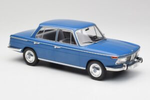 BMW 2000 Tilux E120 Caribe Zils MCG 1:18 MCG18291 Metāls — attēls 4 no 6