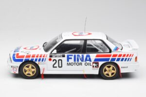 BMW E30 M3 #20 M. Duez / A. Lopes 1000 Lakes Rally 1989 IXO 1:18 18RMC132 Metāls — attēls 3 no 6