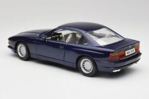 BMW E31 850i Mauritius Zils Maisto 1:18 438813100299 Metāls — attēls 7 no 8