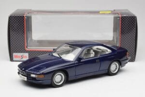BMW E31 850i Mauritius Zils Maisto 1:18 438813100299 Metāls — attēls 8 no 8