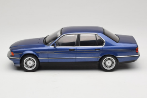 BMW Alpina B11 E32 3.5 Metallic Blue MCG 1:18 MCG18232 Metāls — attēls 3 no 6