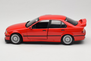 BMW 318is E36 Hellrot UT Models 1:18 180024302-R1 Metāls — attēls 4 no 8