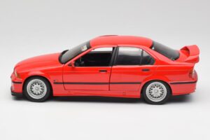 BMW 318is E36 Sarkans UT Models 1:18 180024302 Metāls — attēls 4 no 8