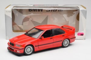 BMW 318is E36 Sarkans UT Models 1:18 180024302 Metāls — attēls 8 no 8