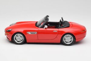 BMW Z8 E52 Roadster Spilgti Sarkans Bburago 1:18 12032 Metāls — attēls 4 no 8