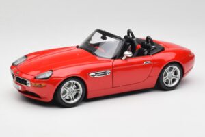 BMW Z8 E52 Roadster Spilgti Sarkans Bburago 1:18 12032 Metāls