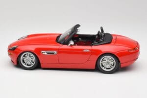 BMW Z8 E52 Sarkans Bburago 1:18 Z8001 Metāls — attēls 4 no 8