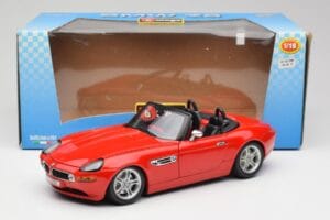 BMW Z8 E52 Sarkans Bburago 1:18 Z8001 Metāls — attēls 8 no 8