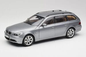 BMW 545i E61 Touring Gaiši Pelēks Kyosho 1:18 80430308414 Metāls