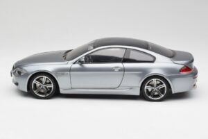 BMW M6 E63 Silver Pelēks Kyosho 1:18 08703GR Metāls — attēls 4 no 8
