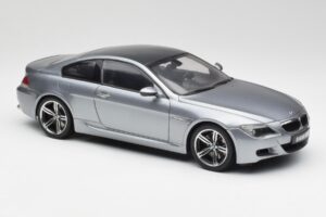 BMW M6 E63 Silver Pelēks Kyosho 1:18 08703GR Metāls — attēls 6 no 8