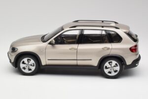 BMW X5 E70 4.8i Platinum Bronza Metaliks Kyosho 1:18 80430413413 Metāls — attēls 4 no 8