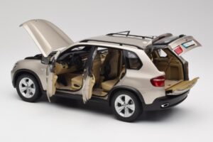 BMW X5 E70 4.8i Platinum Bronza Metaliks Kyosho 1:18 80430413413 Metāls — attēls 5 no 8