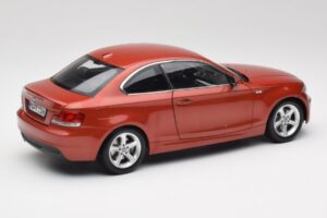 BMW 1 E82 Coupe Oranžs Kyosho 1:18 80430427064 Metāls — attēls 3 no 8