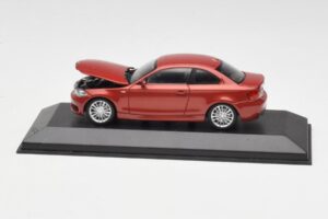 BMW 1M E82 Oranžs Minichamps 1:43 413020023 Metāls — attēls 4 no 5