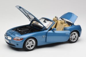 BMW Z4 E85 Maldives Blue Bburago 1:18 34046BLUE Metāls — attēls 2 no 8