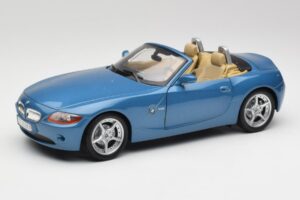 BMW Z4 E85 Maldives Blue Bburago 1:18 34046BLUE Metāls