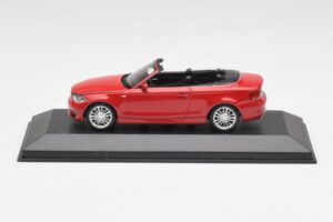 BMW 1. sērija E88 Kabriolets Karmīnsarkans Minichamps 1:43 431026230 Metāls