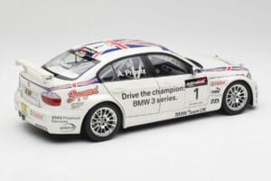 BMW E90 320si #1 A. Priaulx WTCC Champion 2006 Kyosho 1:18 80430429067 Metāls — attēls 3 no 8