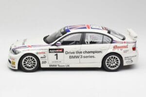 BMW E90 320si #1 A. Priaulx WTCC Champion 2006 Kyosho 1:18 80430429067 Metāls — attēls 4 no 8