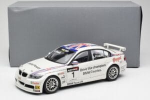 BMW E90 320si #1 A. Priaulx WTCC Champion 2006 Kyosho 1:18 80430429067 Metāls — attēls 8 no 8