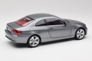 BMW 330i E92 Coupe Pelēks Metaliks Kyosho 1:18 80430407220 Metāls — attēls 3 no 8