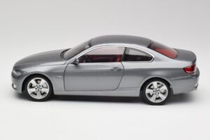 BMW 330i E92 Coupe Pelēks Metaliks Kyosho 1:18 80430407220 Metāls — attēls 4 no 8