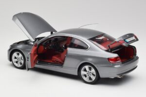 BMW 330i E92 Coupe Pelēks Metaliks Kyosho 1:18 80430407220 Metāls — attēls 5 no 8