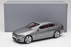 BMW 330i E92 Coupe Pelēks Metaliks Kyosho 1:18 80430407220 Metāls — attēls 8 no 8