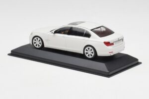BMW 750Li F02 Balts Minichamps 1:43 80420445201 Metāls — attēls 3 no 5