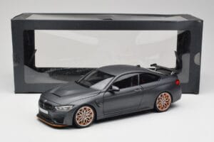 BMW M4 F82 GTS Frozen Pelēks Minichamps 1:18 80432411555 Metāls — attēls 8 no 8