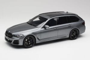 BMW G61 530e M Sport Touring Mineral Pelēks GT Spirit 1:18 GT485 Sveķi