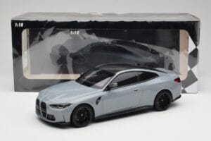 BMW M4 G82 Brooklyn Pelēks Minichamps 1:18 155020124 Metāls — attēls 6 no 6