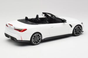 BMW M4 G82 Kabriolets Alpine White Minichamps 1:18 155021031 Metāls — attēls 2 no 6