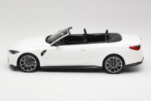 BMW M4 G82 Kabriolets Alpine White Minichamps 1:18 155021031 Metāls — attēls 3 no 6