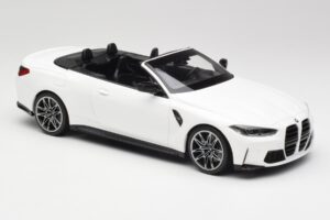 BMW M4 G82 Kabriolets Alpine White Minichamps 1:18 155021031 Metāls — attēls 4 no 6