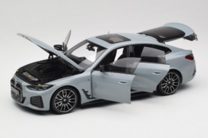BMW i4 G26 Grey Metallic Minichamps 1:18 110023010 Metāls — attēls 2 no 8
