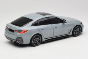 BMW i4 G26 Grey Metallic Minichamps 1:18 110023010 Metāls — attēls 3 no 8