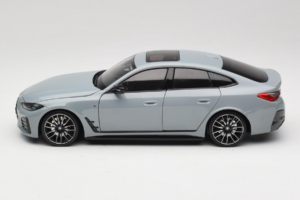 BMW i4 G26 Grey Metallic Minichamps 1:18 110023010 Metāls — attēls 4 no 8
