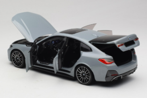 BMW i4 G26 Grey Metallic Minichamps 1:18 110023010 Metāls — attēls 5 no 8