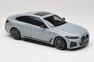 BMW i4 G26 Grey Metallic Minichamps 1:18 110023010 Metāls — attēls 6 no 8
