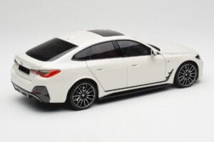 BMW i4 M50 G26 Alpine White Minichamps 1:18 110023011 Metāls — attēls 3 no 8