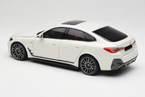 BMW i4 M50 G26 Alpine White Minichamps 1:18 110023011 Metāls — attēls 7 no 8