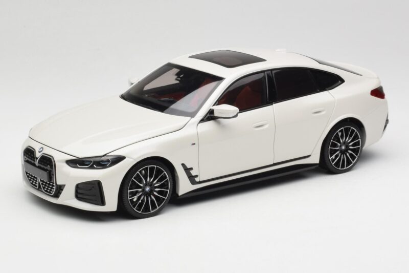 BMW i4 M50 G26 Alpine White Minichamps 1:18 110023011 Metāls