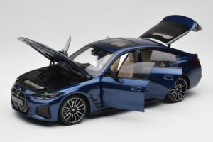 BMW i4 M50 G26 Portimao Blue Minichamps 1:18 110023012 Metāls — attēls 2 no 8