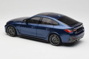 BMW i4 M50 G26 Portimao Blue Minichamps 1:18 110023012 Metāls — attēls 7 no 8