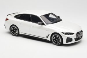 BMW i4 M50 G26 Mineral Balts Metaliks Otto 1:18 OT1074 Sveķi — attēls 4 no 6