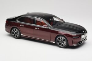 BMW i7 G70 Black & Red Metallic Minichamps 1:18 110023201 Metāls — attēls 6 no 8